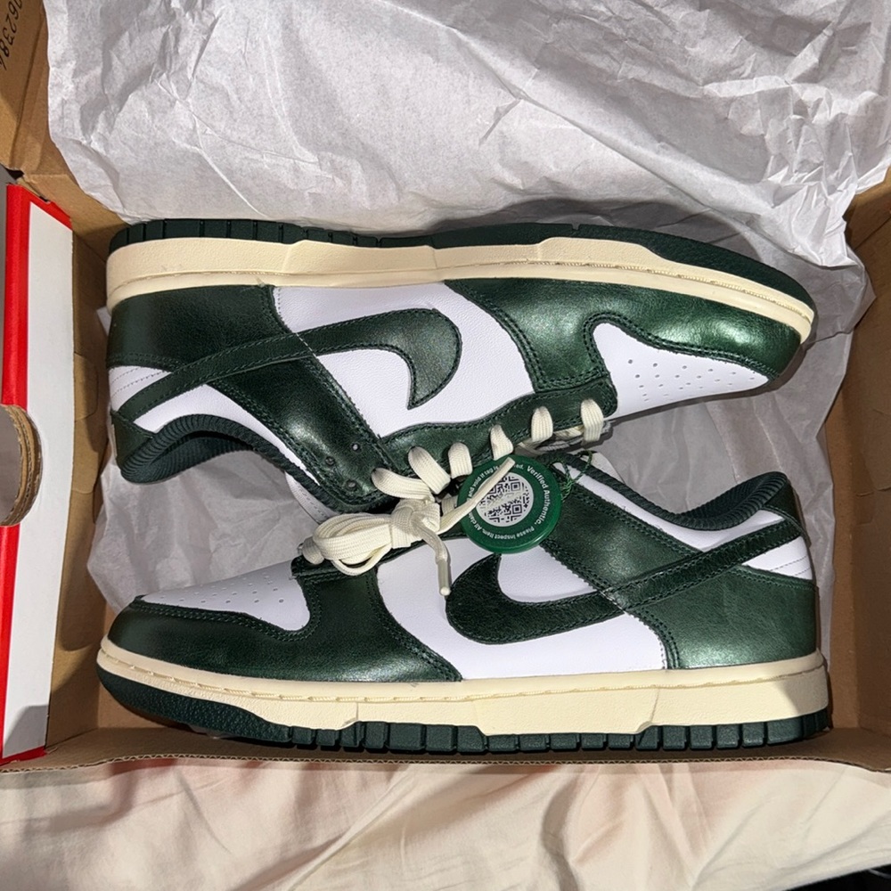 Women’s Nike Dunk Low Green/Coconut Milk